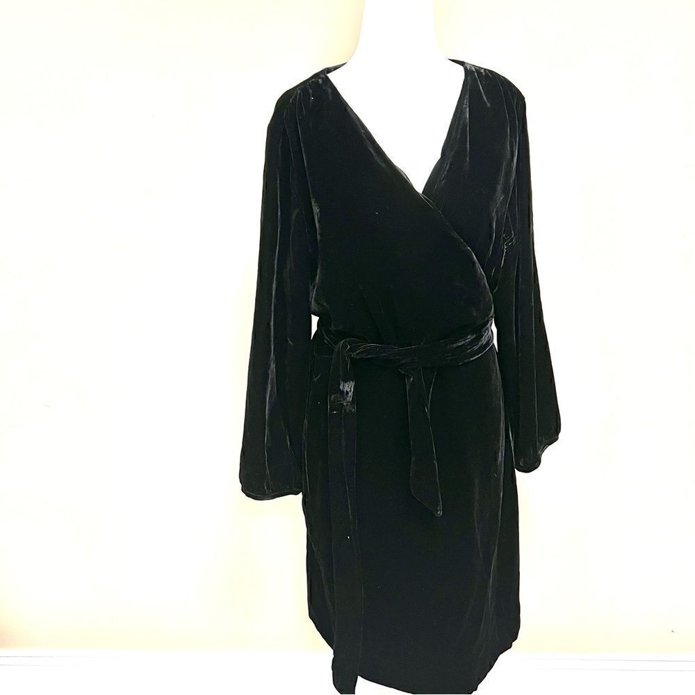 J Crew black velvet wrap dress with tie belt Sz L
